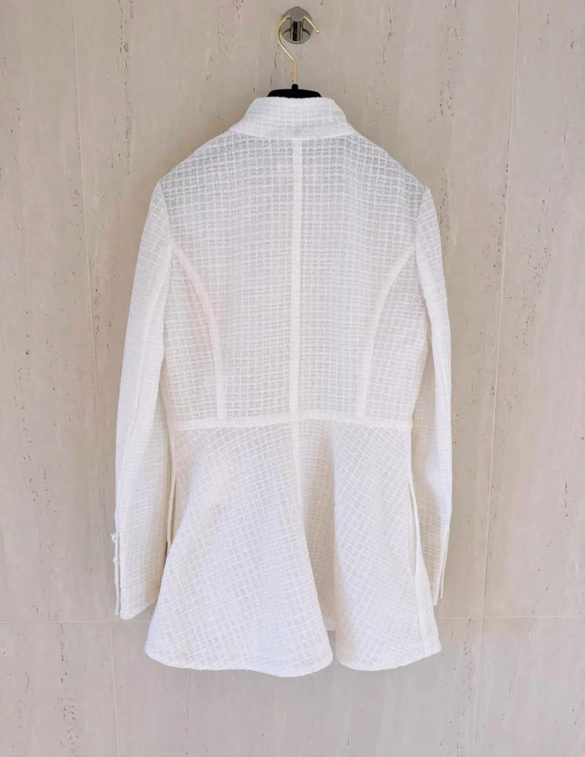 CHANEL 23S RUNWAY WHITE EMBELLISHED TWEED JACKET 36 - Image 3