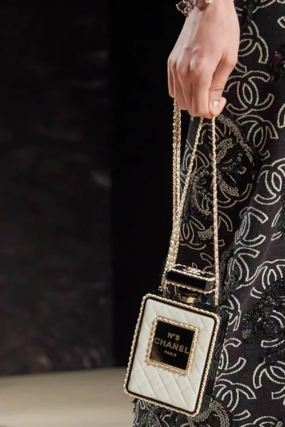 Chanel 22S  limited edition perfume bottle evening bag - Image 3