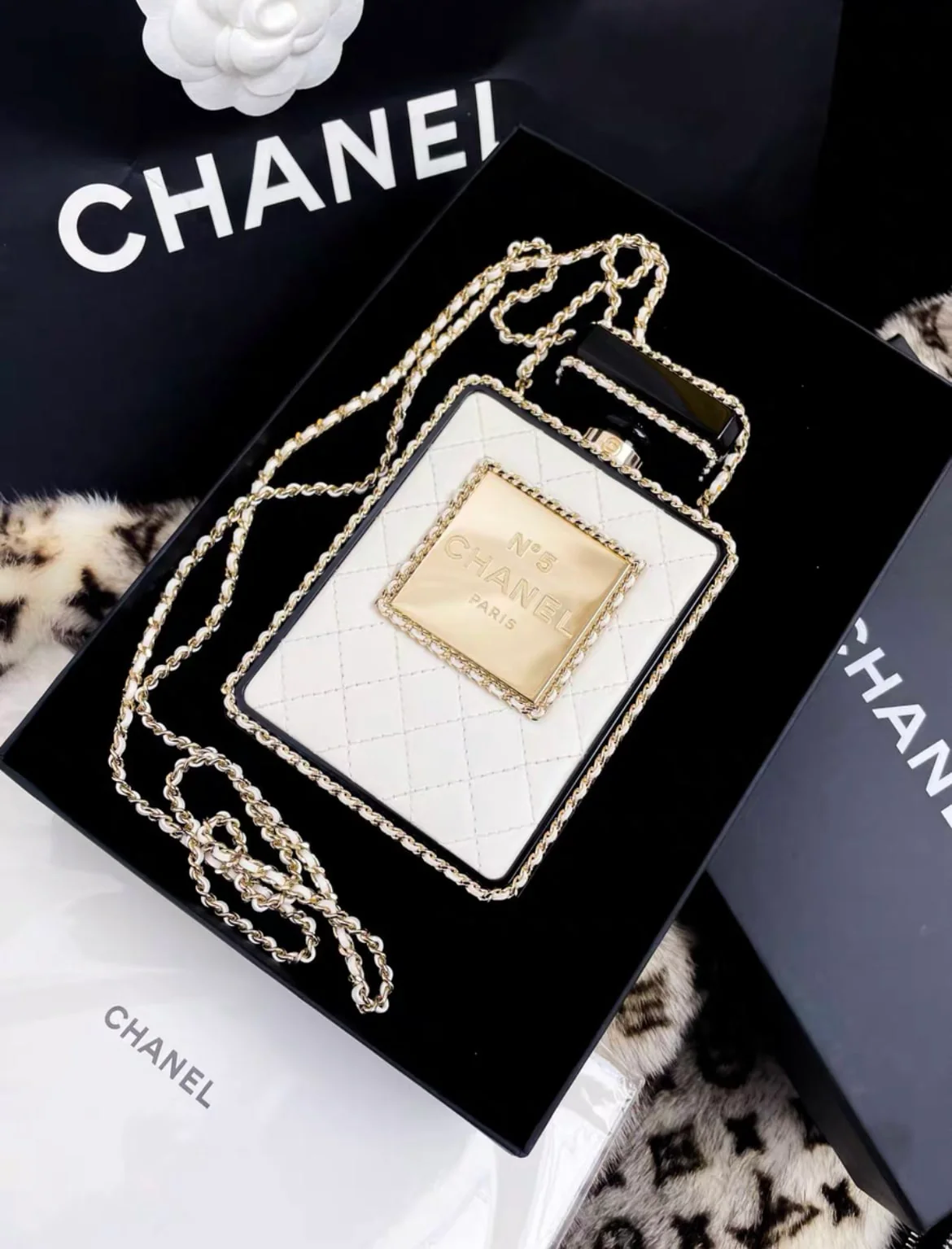 Chanel 22S  limited edition perfume bottle evening bag - Image 4