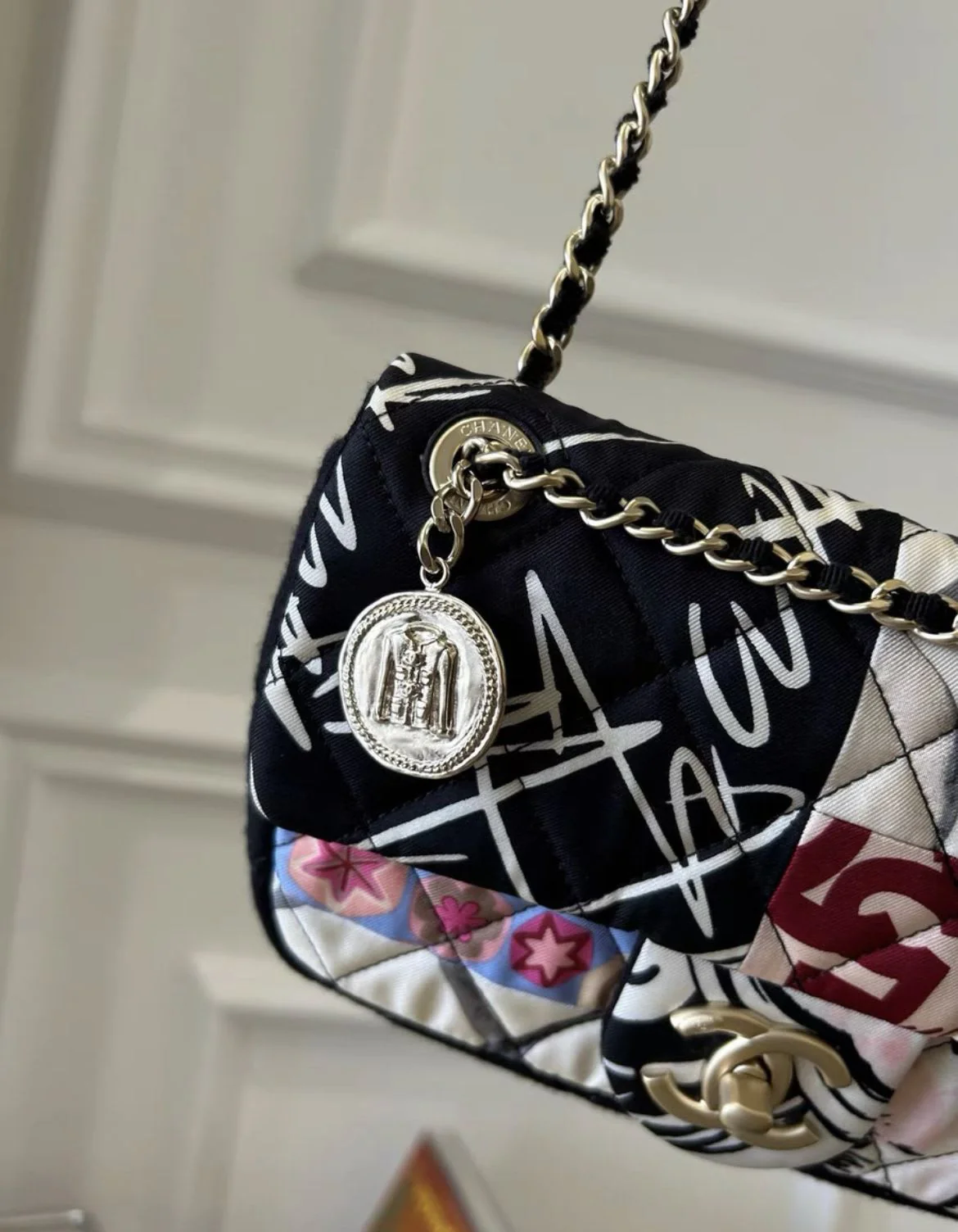 Rare Chanel floral graffiti coco badge chain bag - Image 3