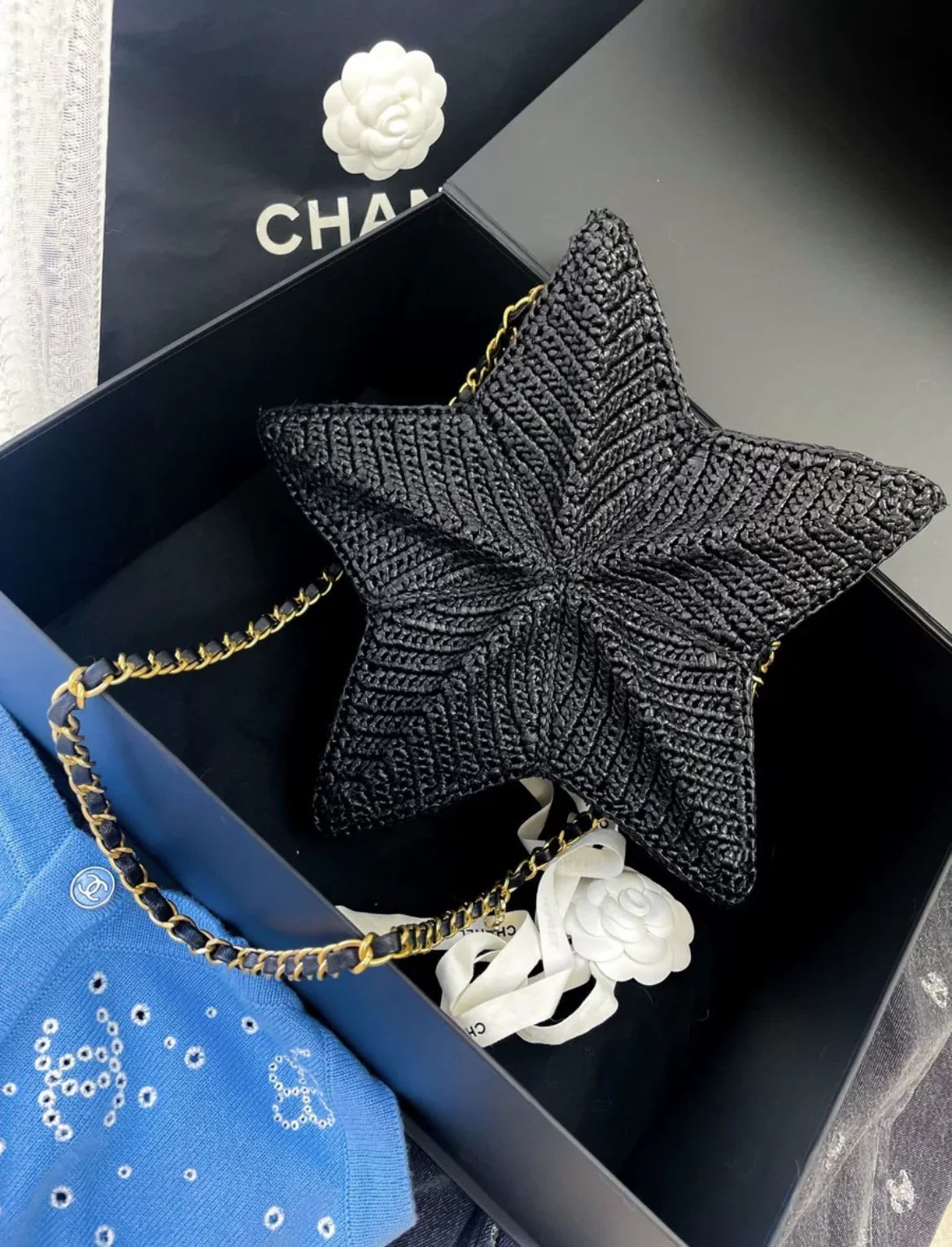 Chanel Star Coco Beach Bag Black Raffia Aged Gold Hardware - Image 4