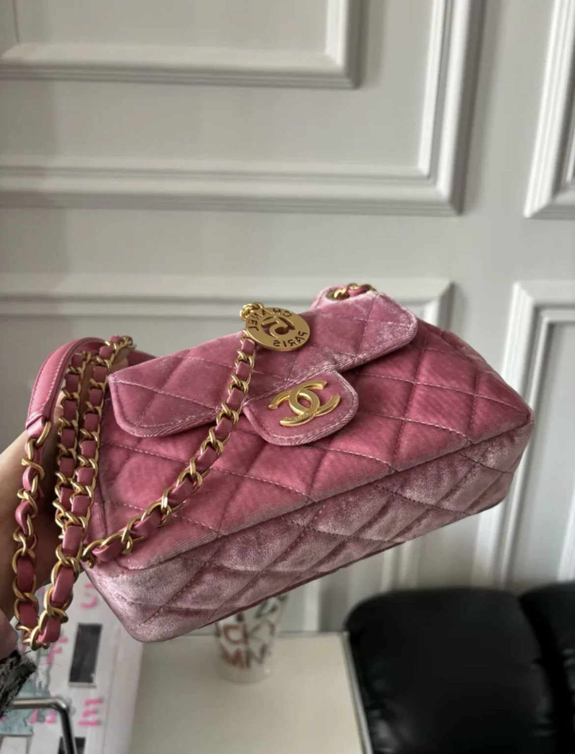 Chanel 23 Pink Velvet Small Hobo Bag - Image 4