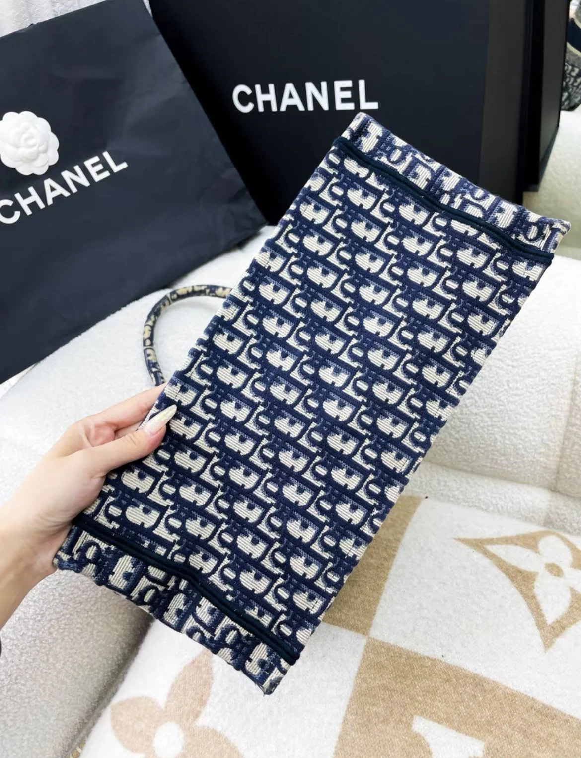 Dior classic popular blue presbyopic tote bag medium - Image 3