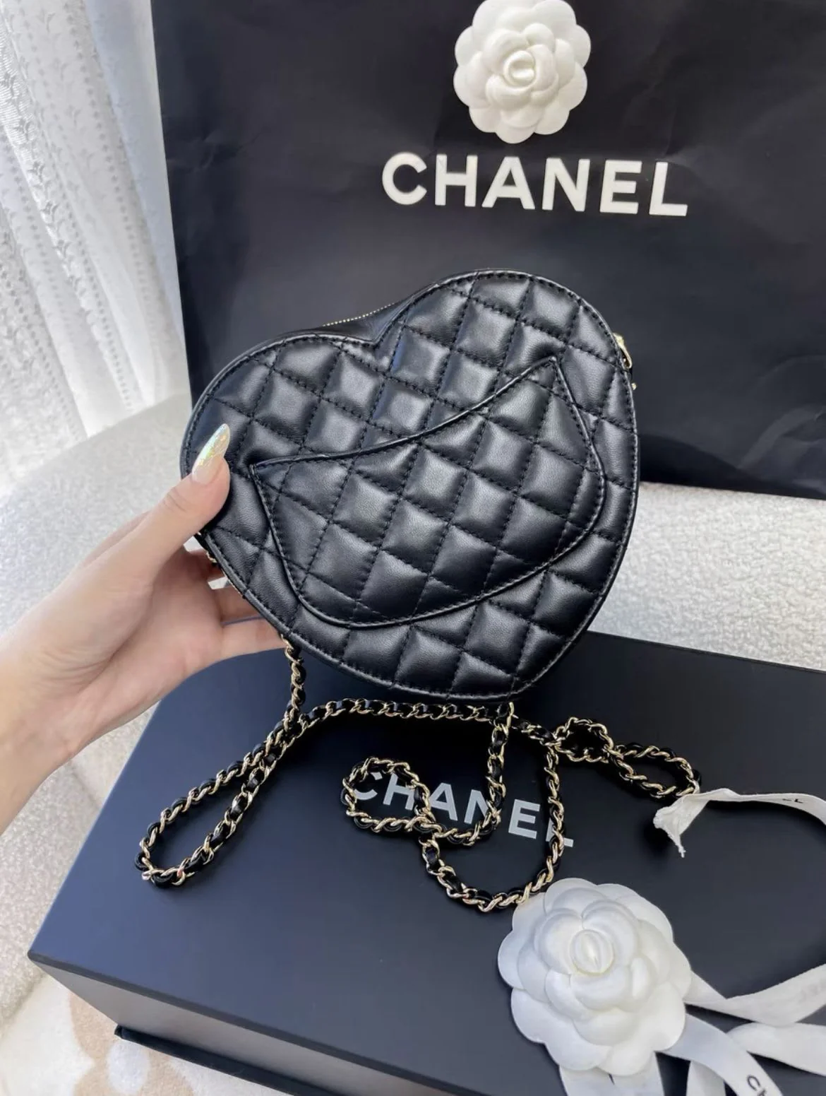 Chanel black large heart bag - Image 4