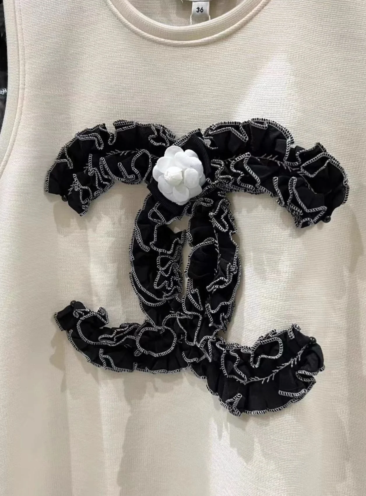 Chanel Jennie's  white with black cclogo, - Image 4