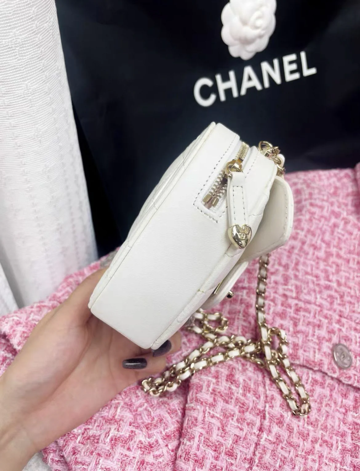 Chanel 22S white small heart bag - Image 4