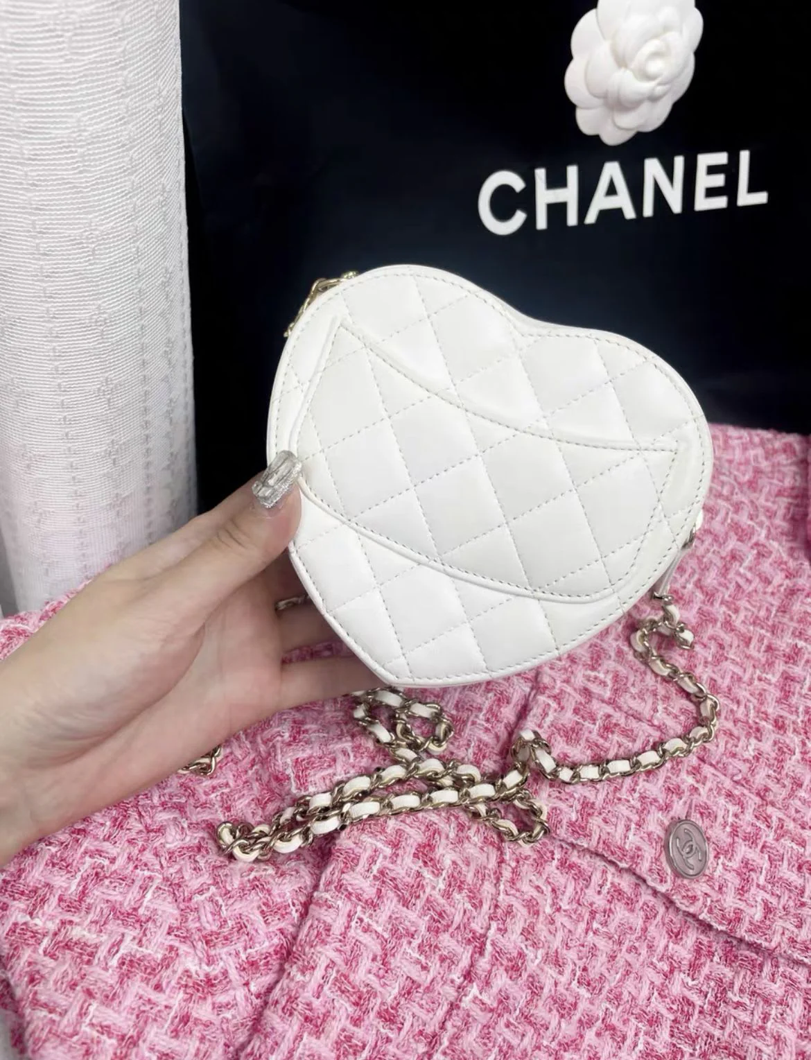 Chanel 22S white small heart bag - Image 5