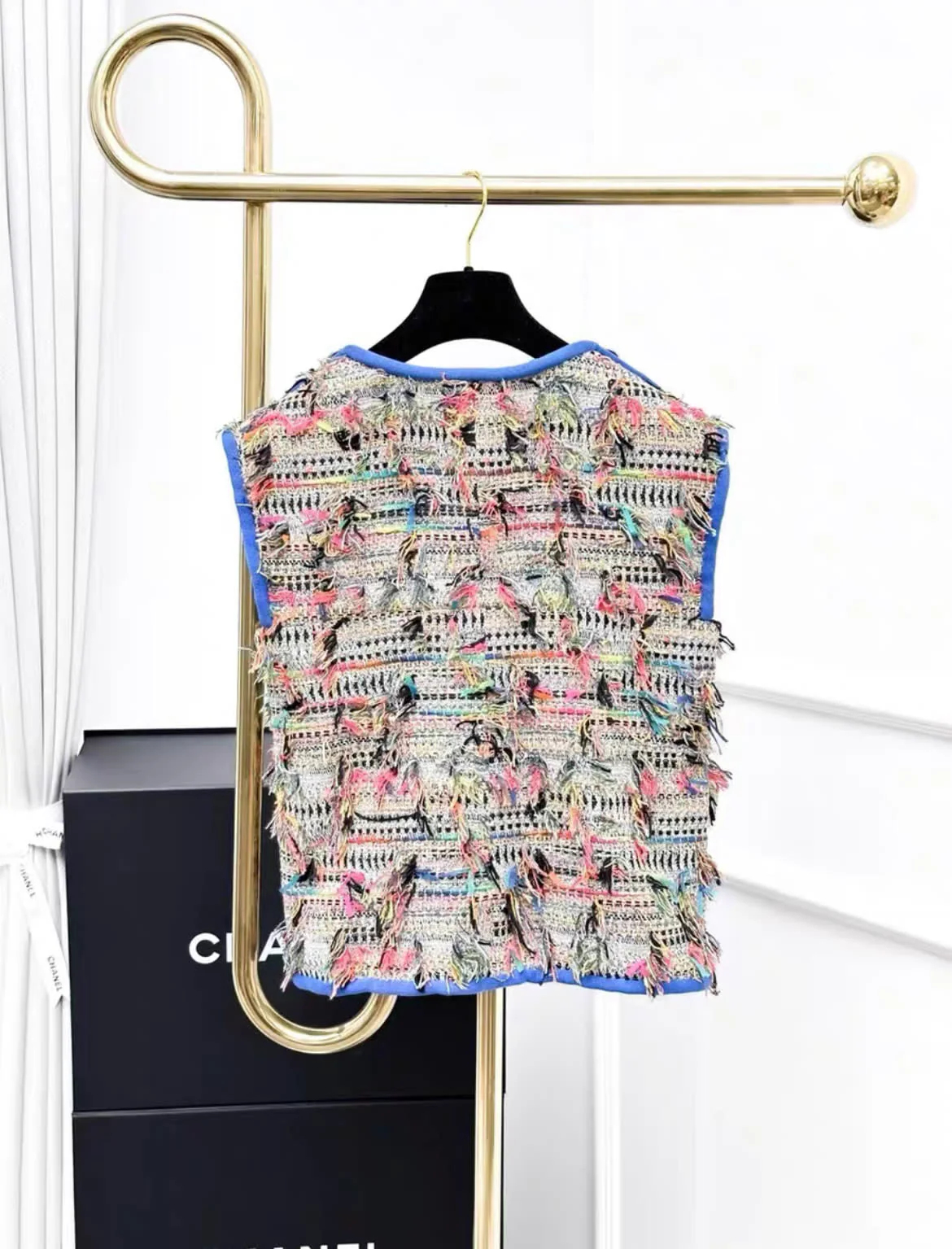 Chanel colorfull fringed tweed vest - Image 3