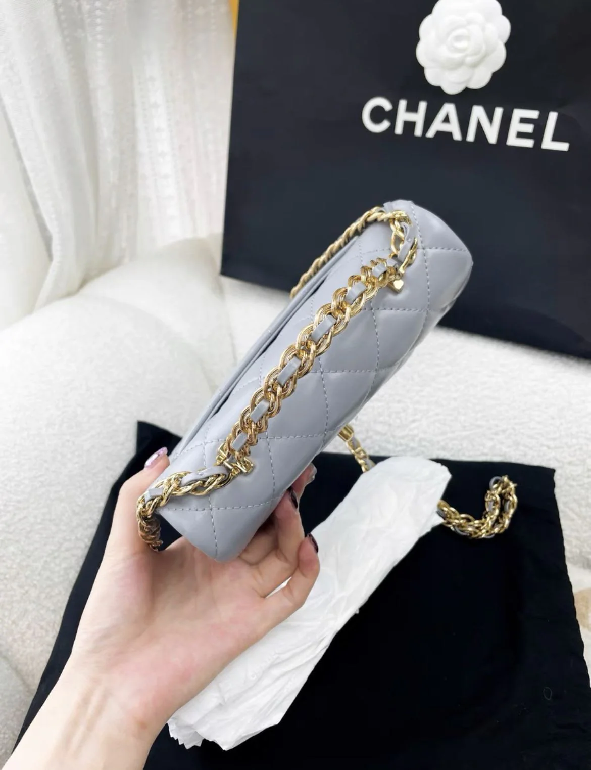 Chanel 23AW gray leather chain bag - Image 5