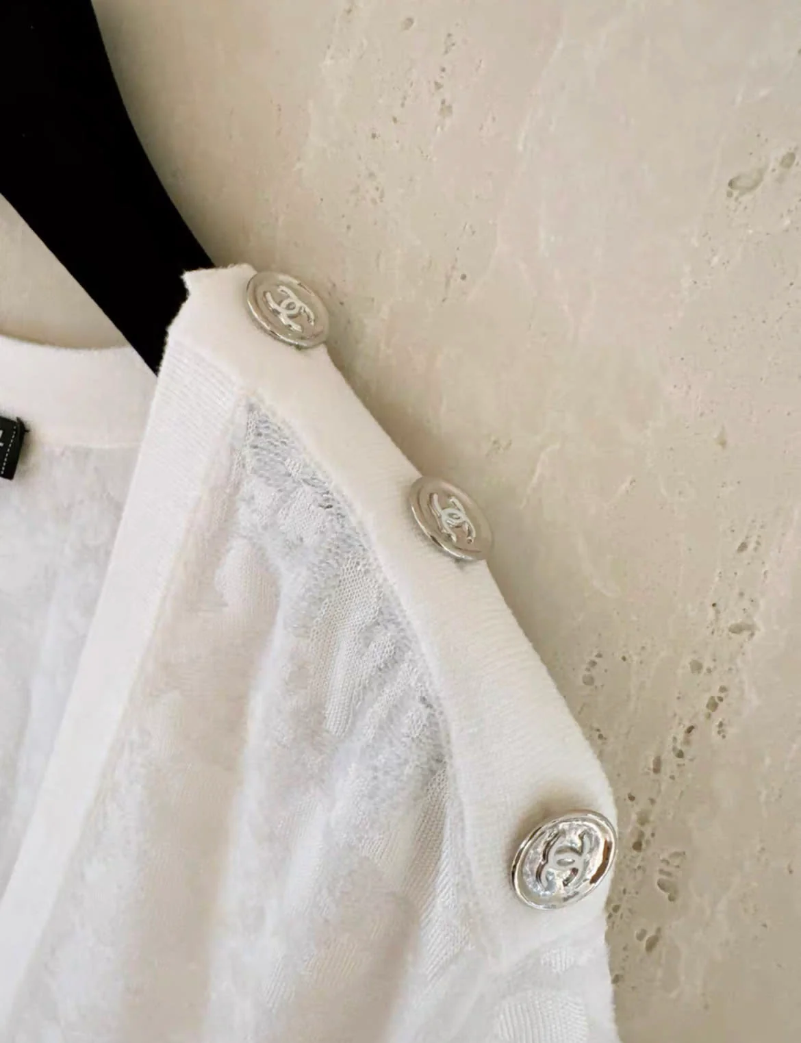 Chanel 23A white V-neck dress - Image 4