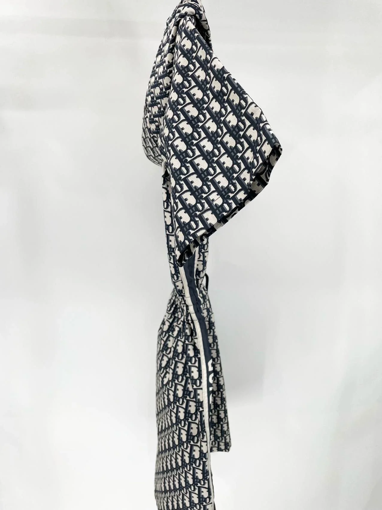 Christian Dior dress - Image 18