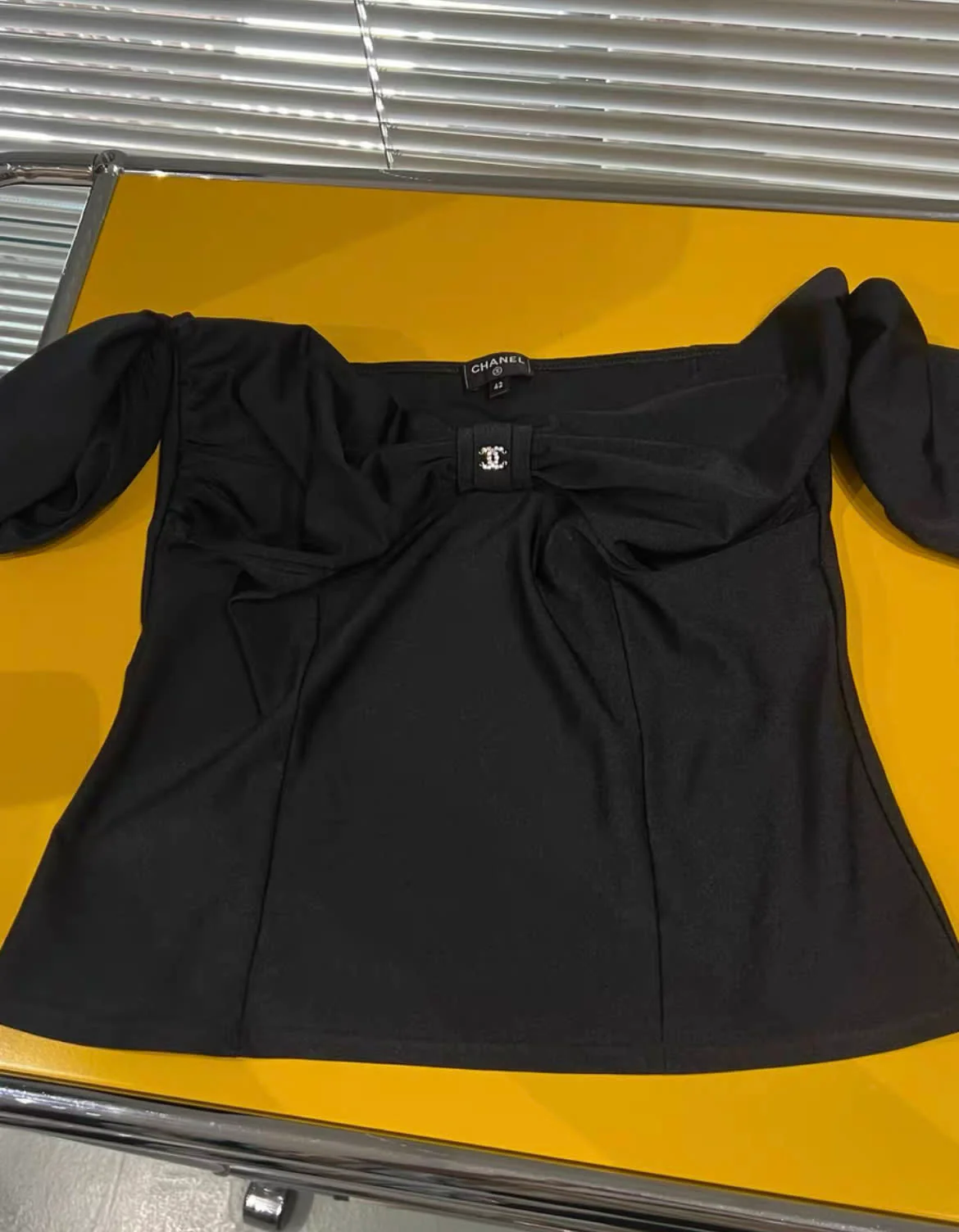 Chanel 23S Popular Bowknot Off Shoulder Slim Fit Top Size 42 - Image 3