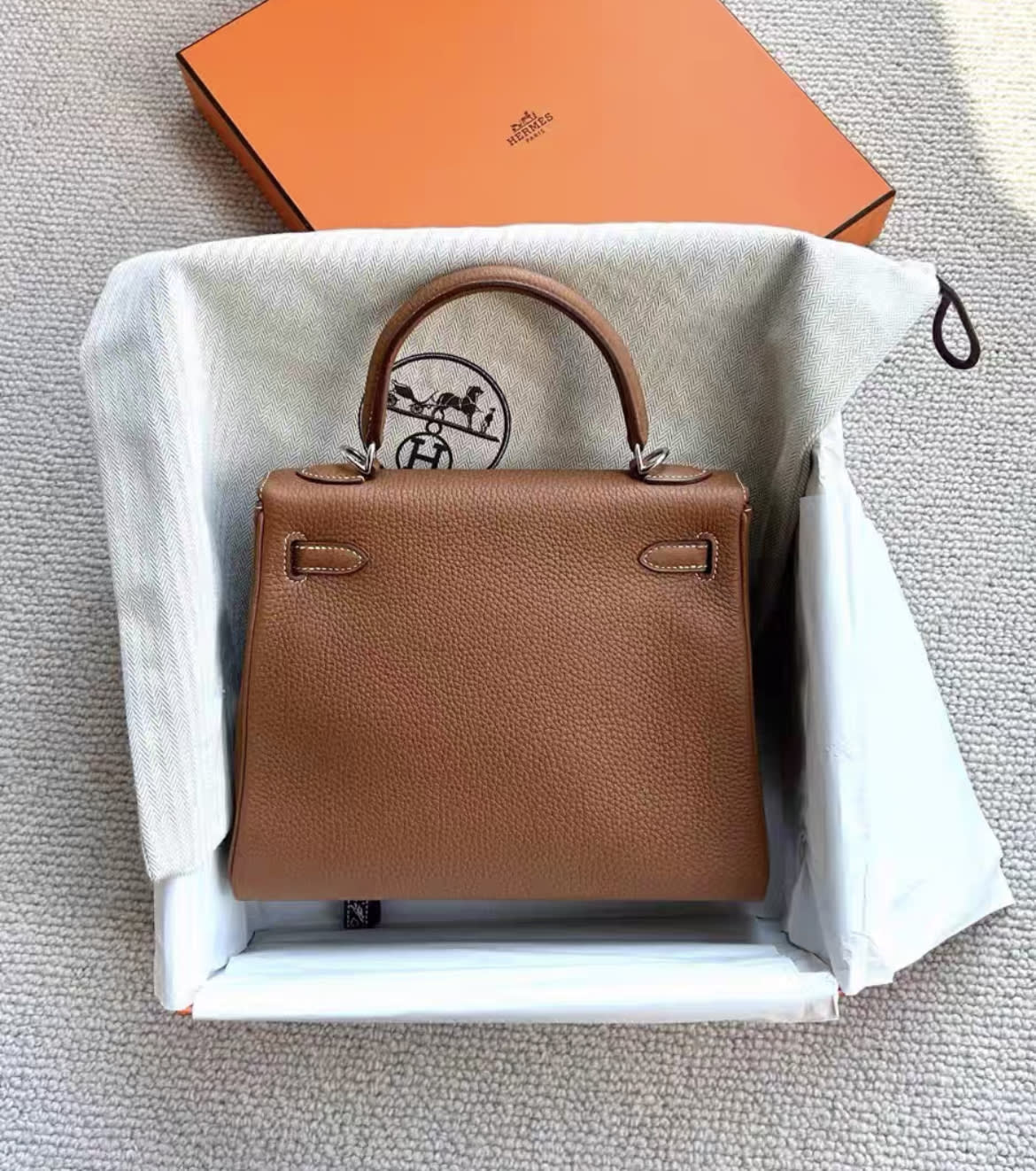 Hermes kelly 25 gold togo leather palladium hardware - Image 4