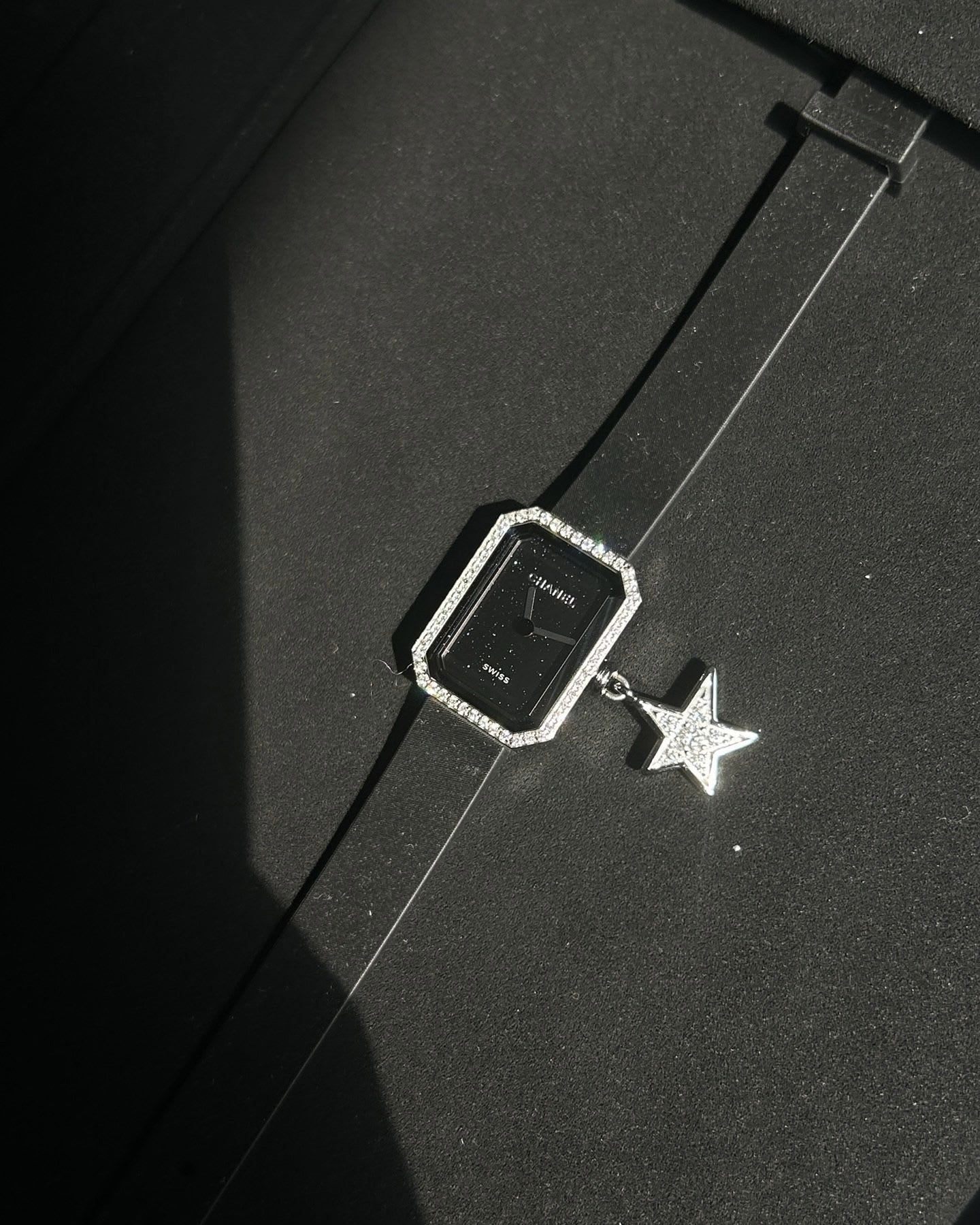 Chanel 2023 Limited Edition Comet High Jewelery Watch - Image 3
