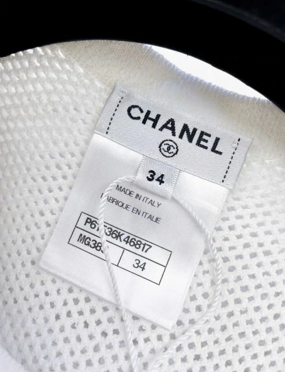 Chanel beach series color embroidered CC  whiteT-shirt - Image 4