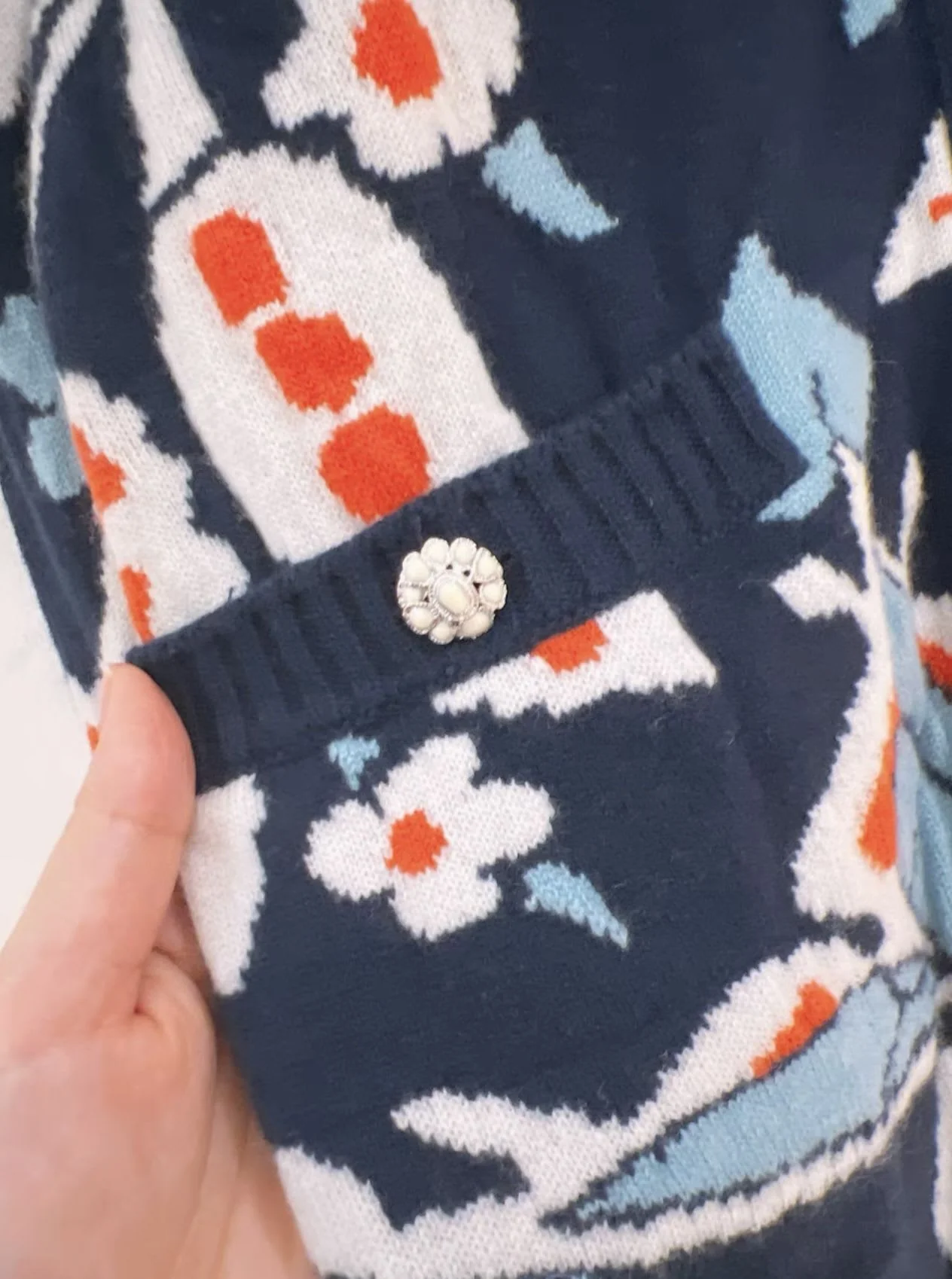 Chanel Dubai series flower cashmere 34 - Image 3