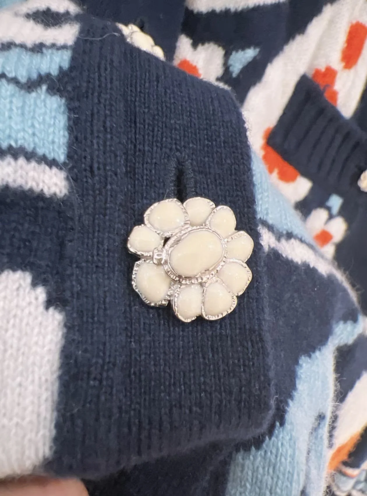 Chanel Dubai series flower cashmere 34 - Image 4