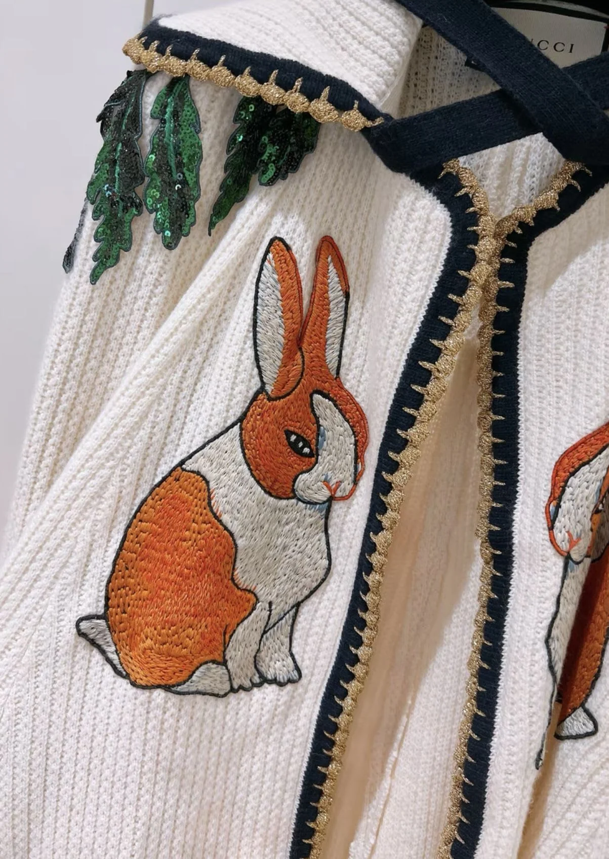 Gucci limited edition tassel wool cashmere knitted cape - Image 4