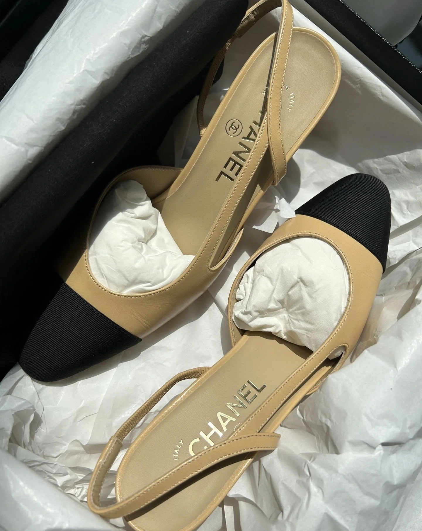 Chanel slingback classic beige high heels - Image 4