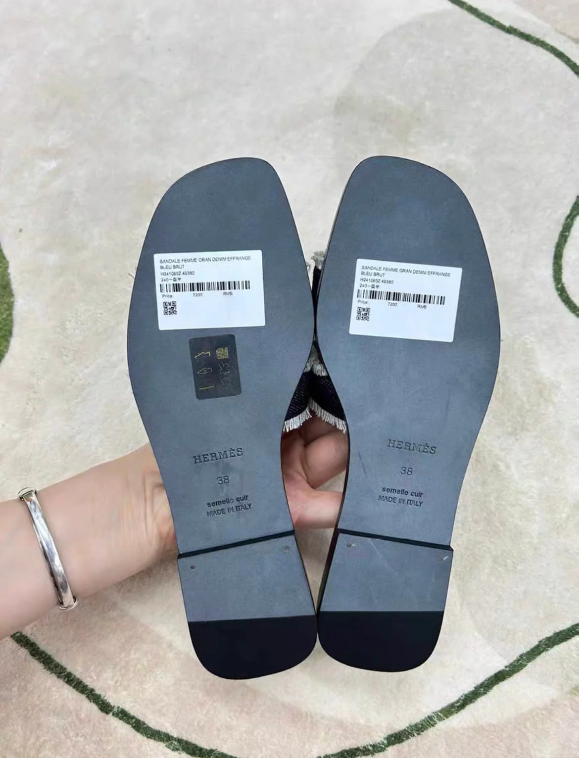 Hermes brut Blue Denim Oran sandals with Fringes - Image 4