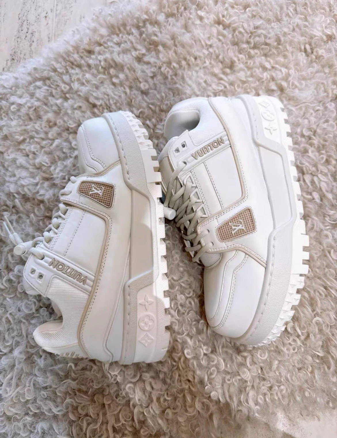 LV Trainer Maxi Sneaker 37,5 - Image 4