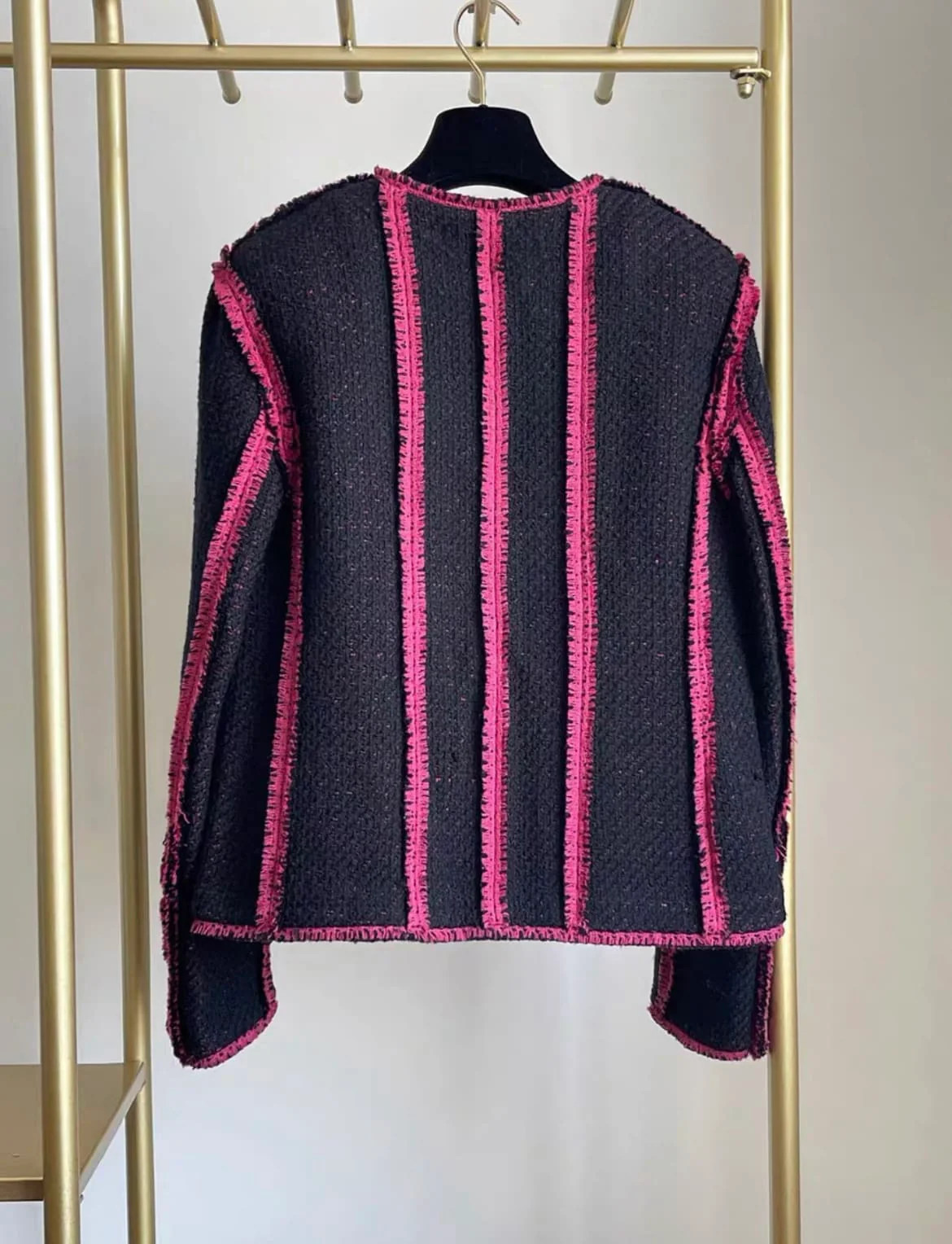 Chanel 2022 AW black and pink cashmere four-pocket jacket - Image 3