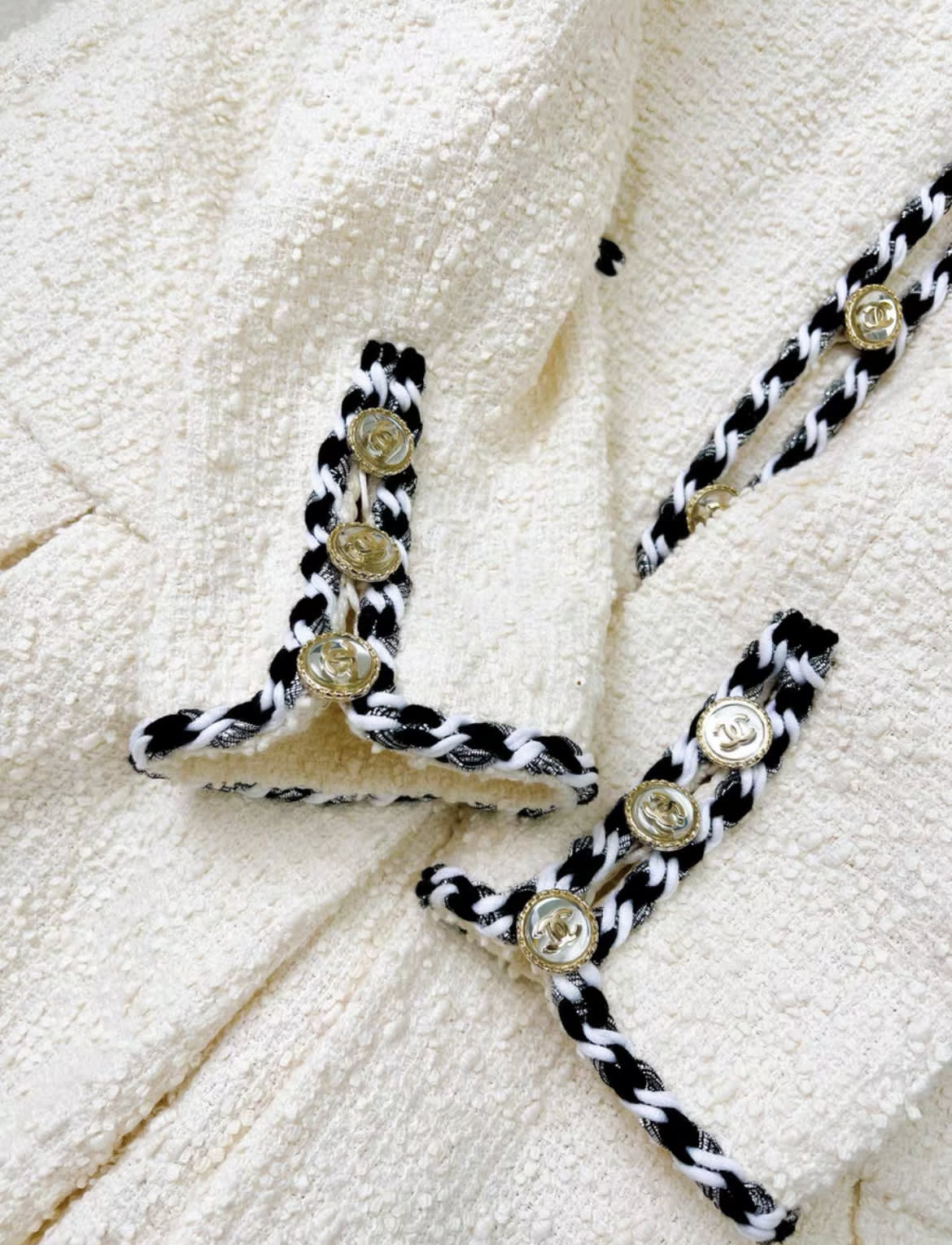 Chanel 21S four pocket off-white dress - Image 3