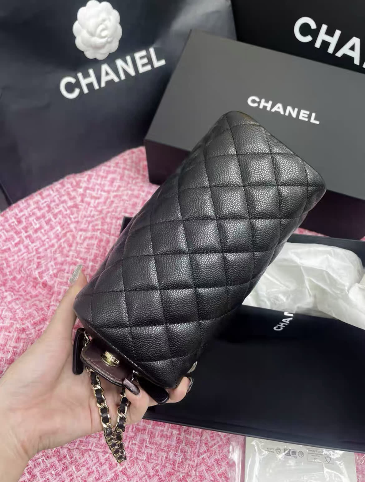 Chanel 24 black gold lychee leather makeup toiletry bag clutch - Image 3