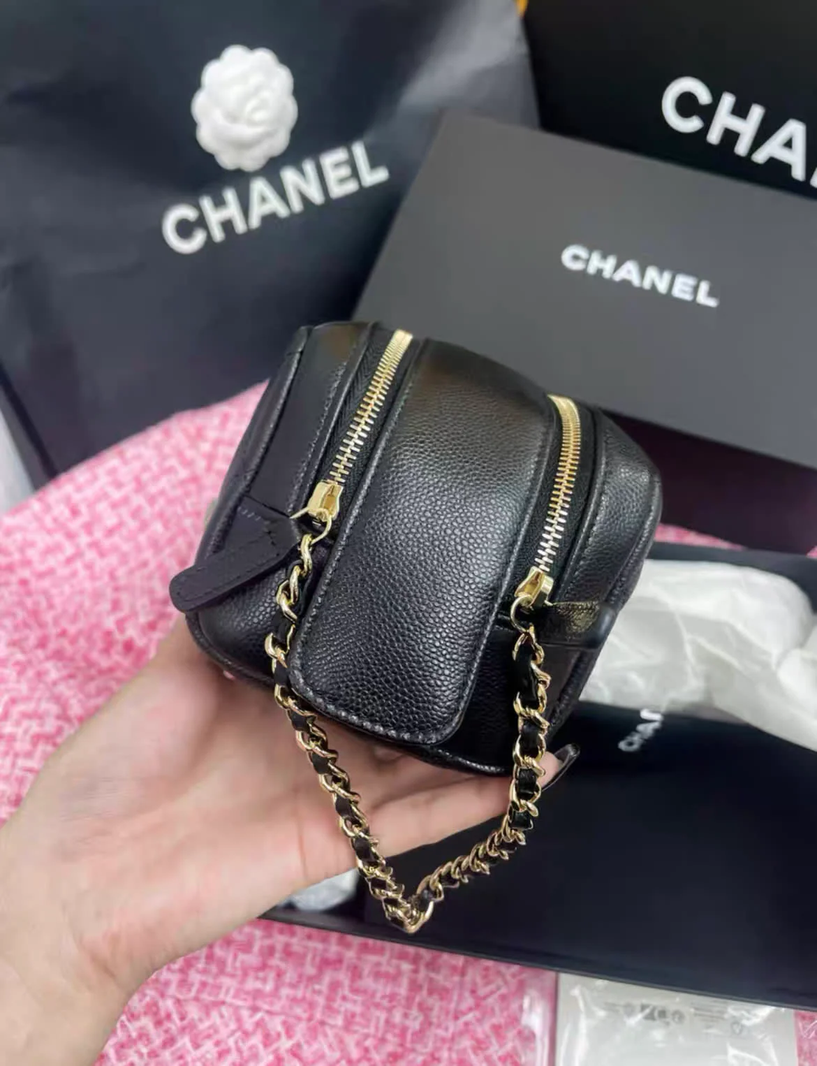 Chanel 24 black gold lychee leather makeup toiletry bag clutch - Image 4