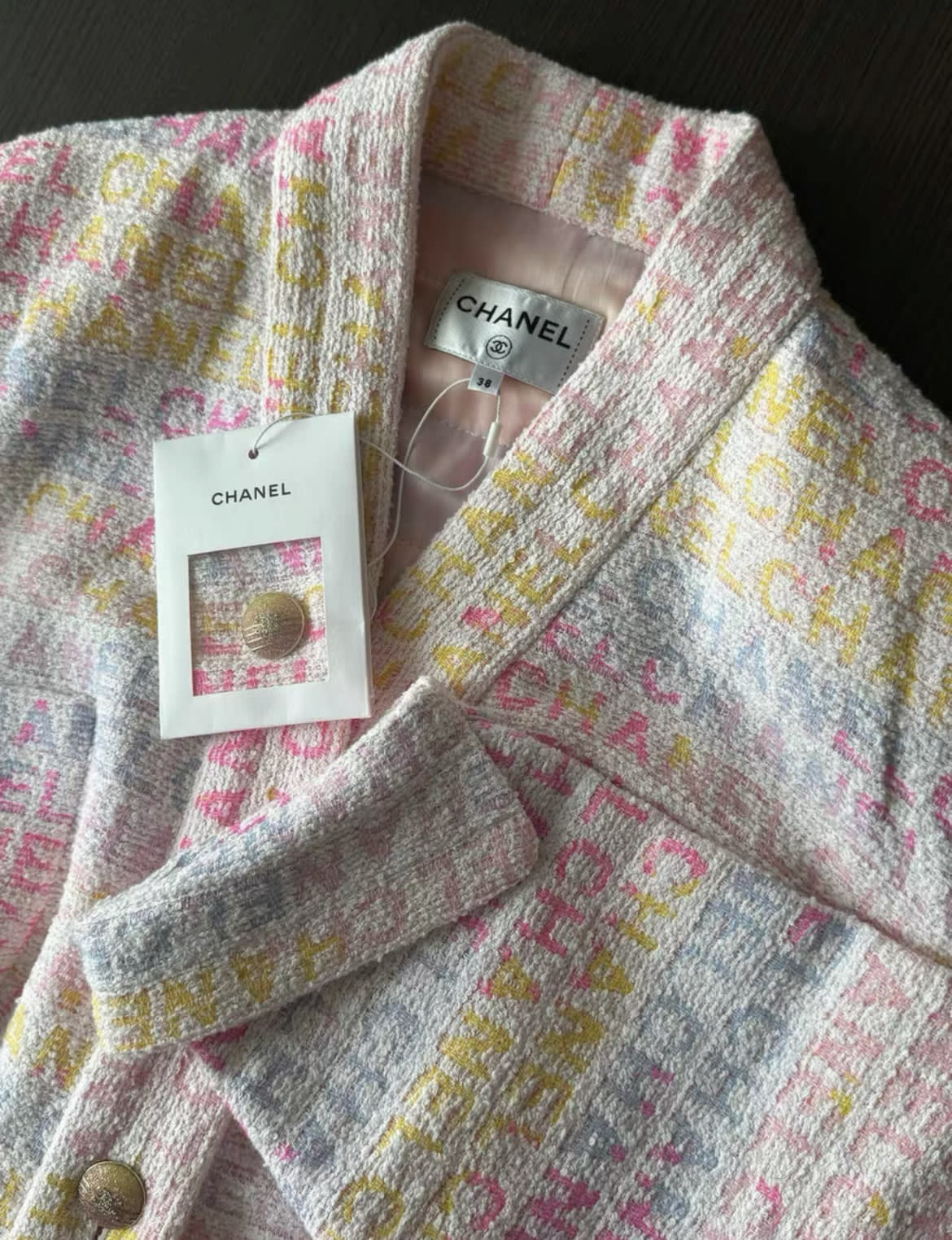 Chanel 2024 cruise multicolour pink coat - Image 3