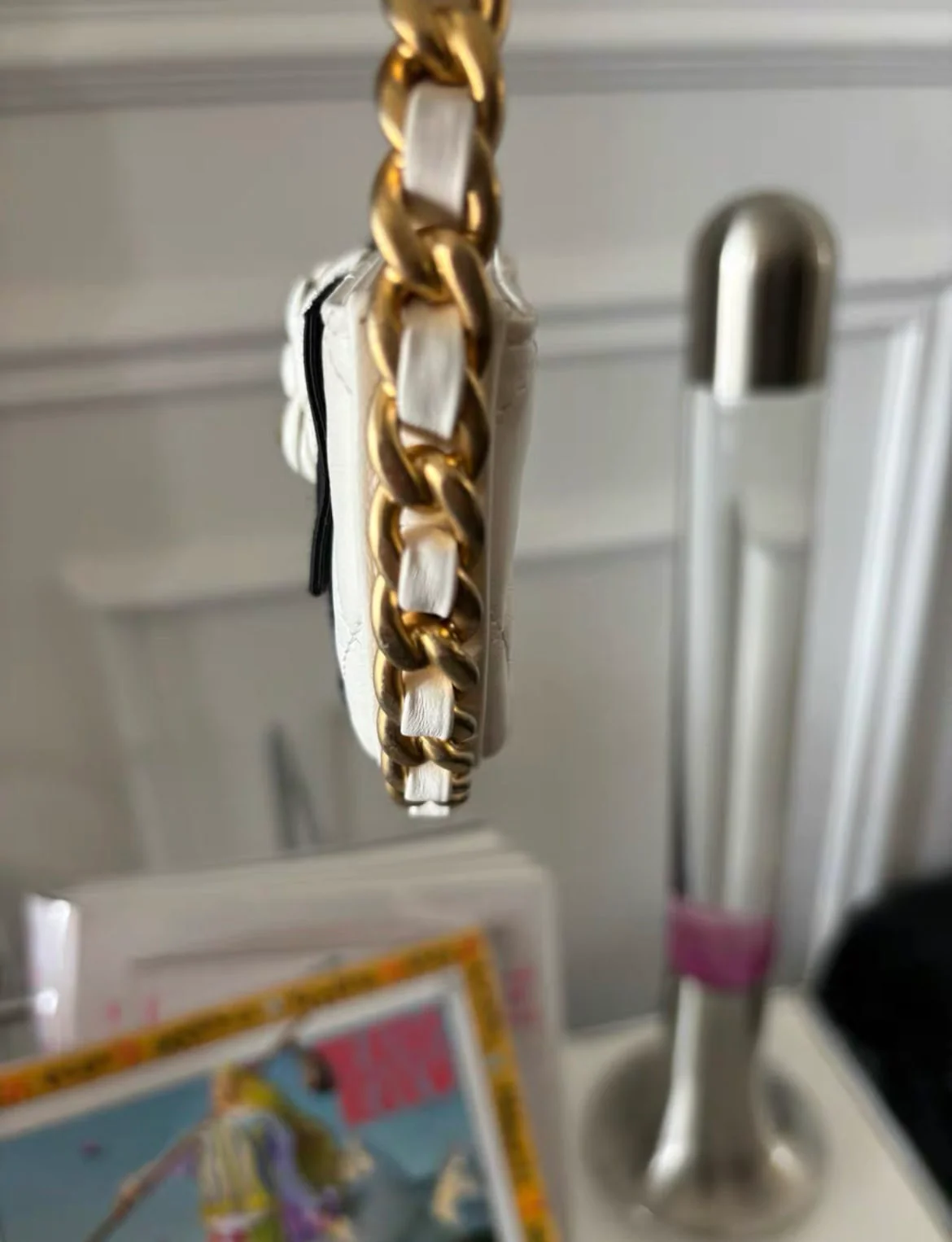 Chanel 23  White Quilted Leather Mini Round Camellia Clutch - Image 5