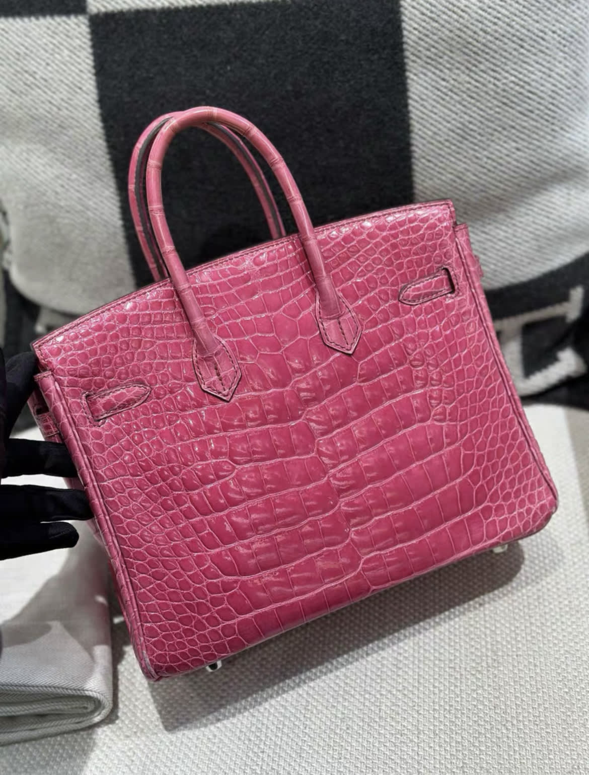 Hermes Birkin 25 Pink Croco PHW - Image 3
