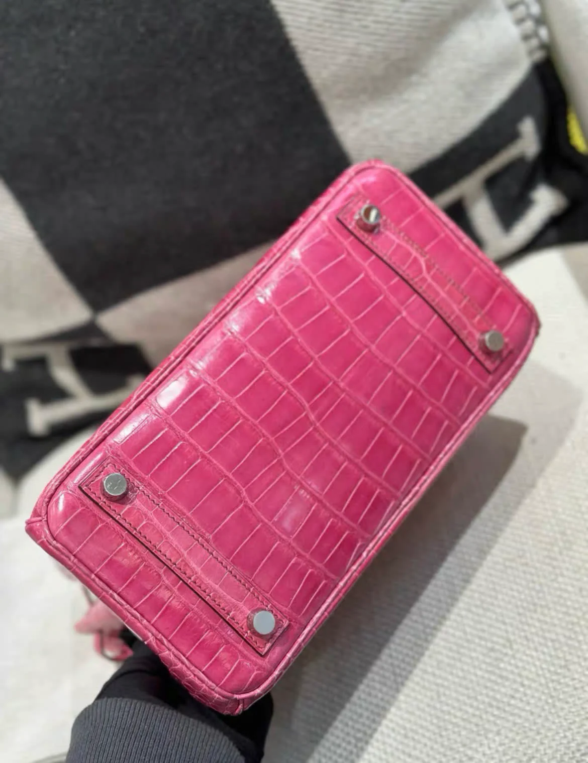 Hermes Birkin 25 Pink Croco PHW - Image 4