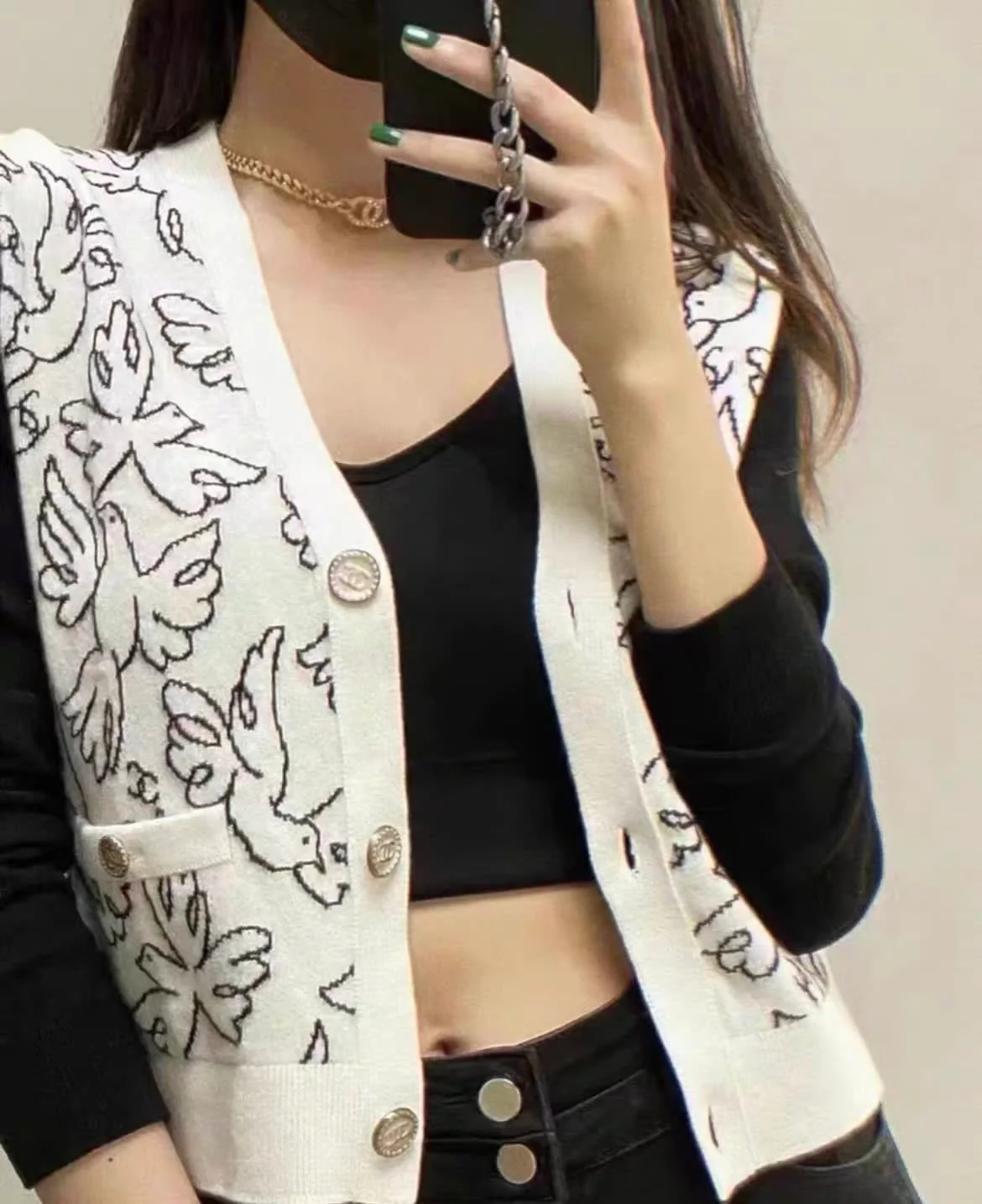 Chanel 2022 ss cashmere cardigan fr34 - Image 4