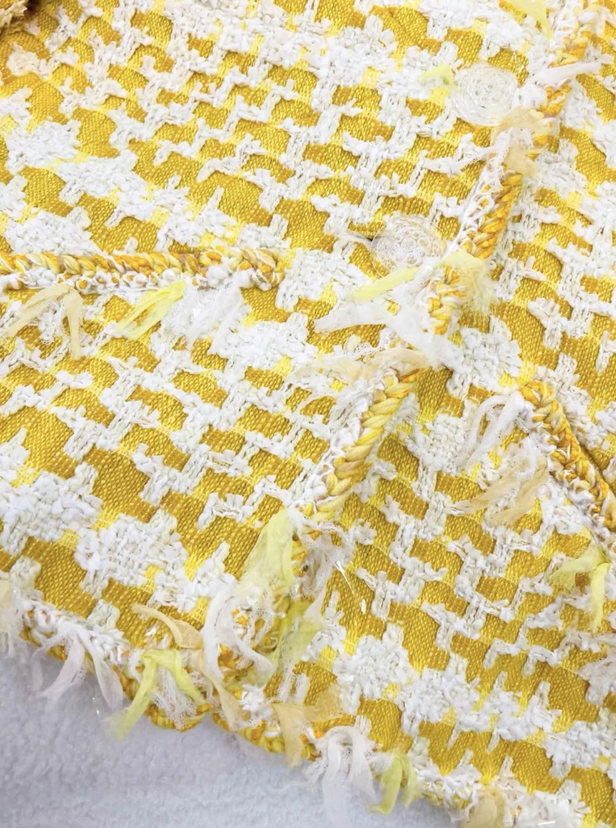 Chanel yellow woven coat - Image 4