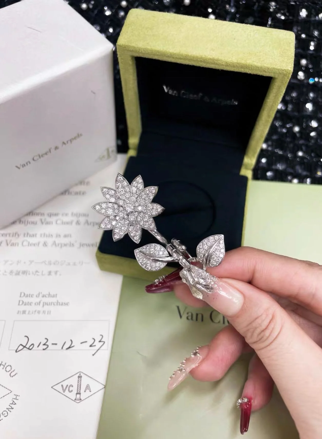 Van Cleef & Arpels Lotus Full Diamond High Jewelery Ring - Image 3