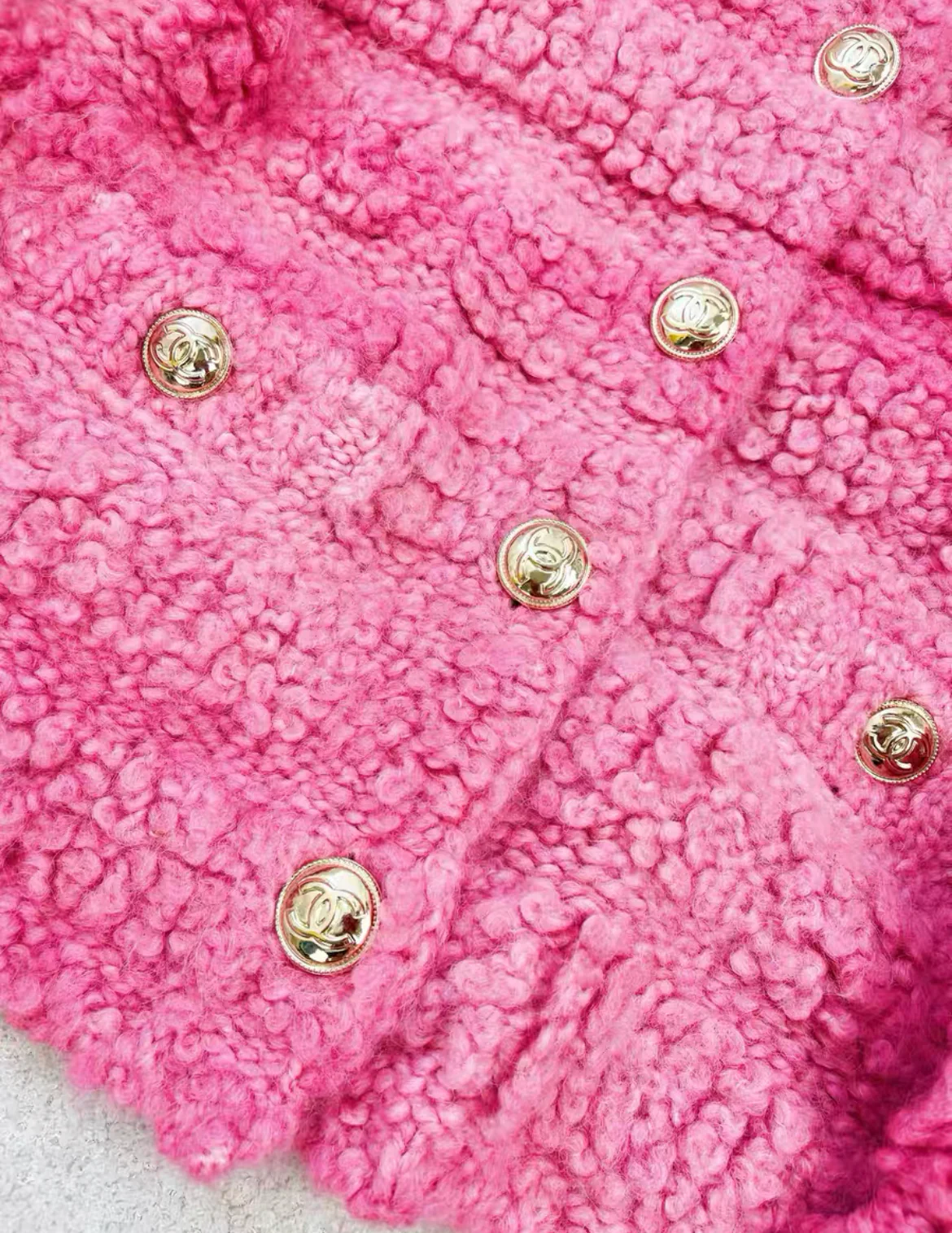 Chanel pink fur coat size 38 - Image 4