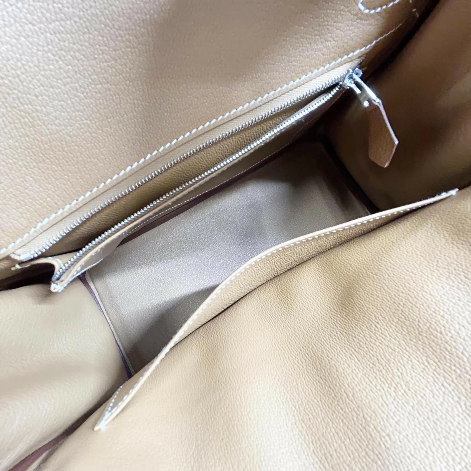 Hermès Birkin 25 Fauve Barenia Faubourg Leather Palladium Hardware - Image 4