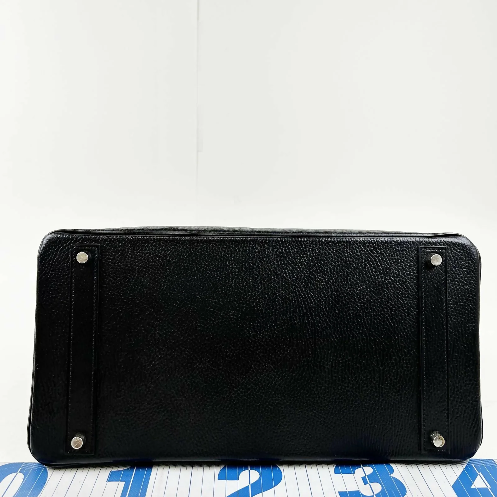 Hermès Birkin Bag 40 Black Ardennes leather Palladium Hardware - Image 3