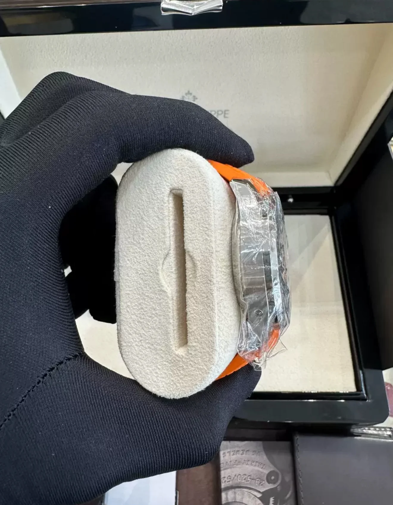 Patek Philippe 5968A Aquanaut Chronograph Orange Strap Mens Watch - Image 4