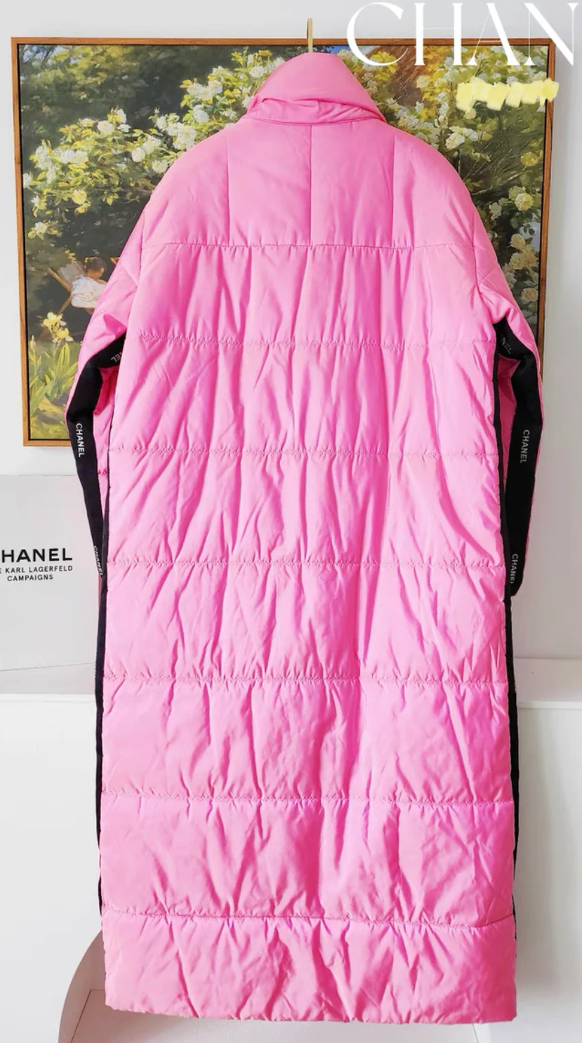 Rare Vintage Chanel by Karl Lagerfeld pink silk puffer coat with Gripoix buttons, fw 1996 - Image 10