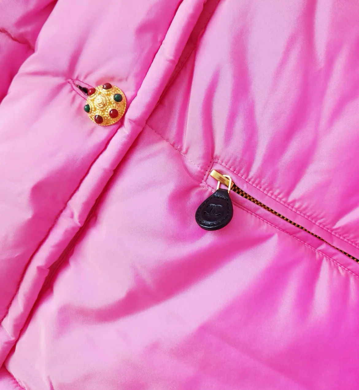 Rare Vintage Chanel by Karl Lagerfeld pink silk puffer coat with Gripoix buttons, fw 1996 - Image 5