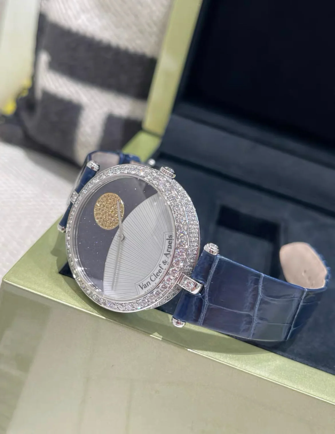 VAN CLEEF & ARPELS Lady Jour Nuit - Image 3